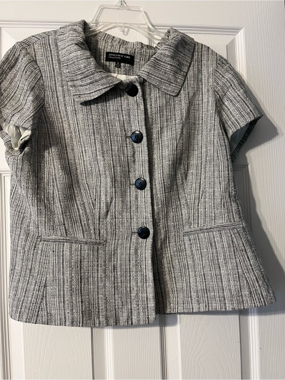 Jones New York Short-Sleeve Gray Textured Jacket size 14